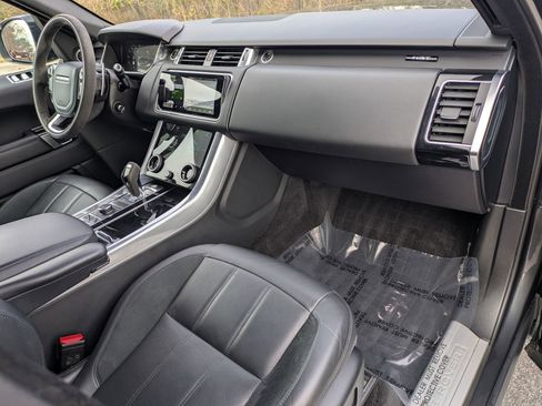 Used 2020 Land Rover Range Rover Sport HST image 29
