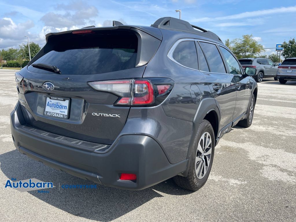 Used 2025 Subaru Outback Premium AWD/4WD image 5
