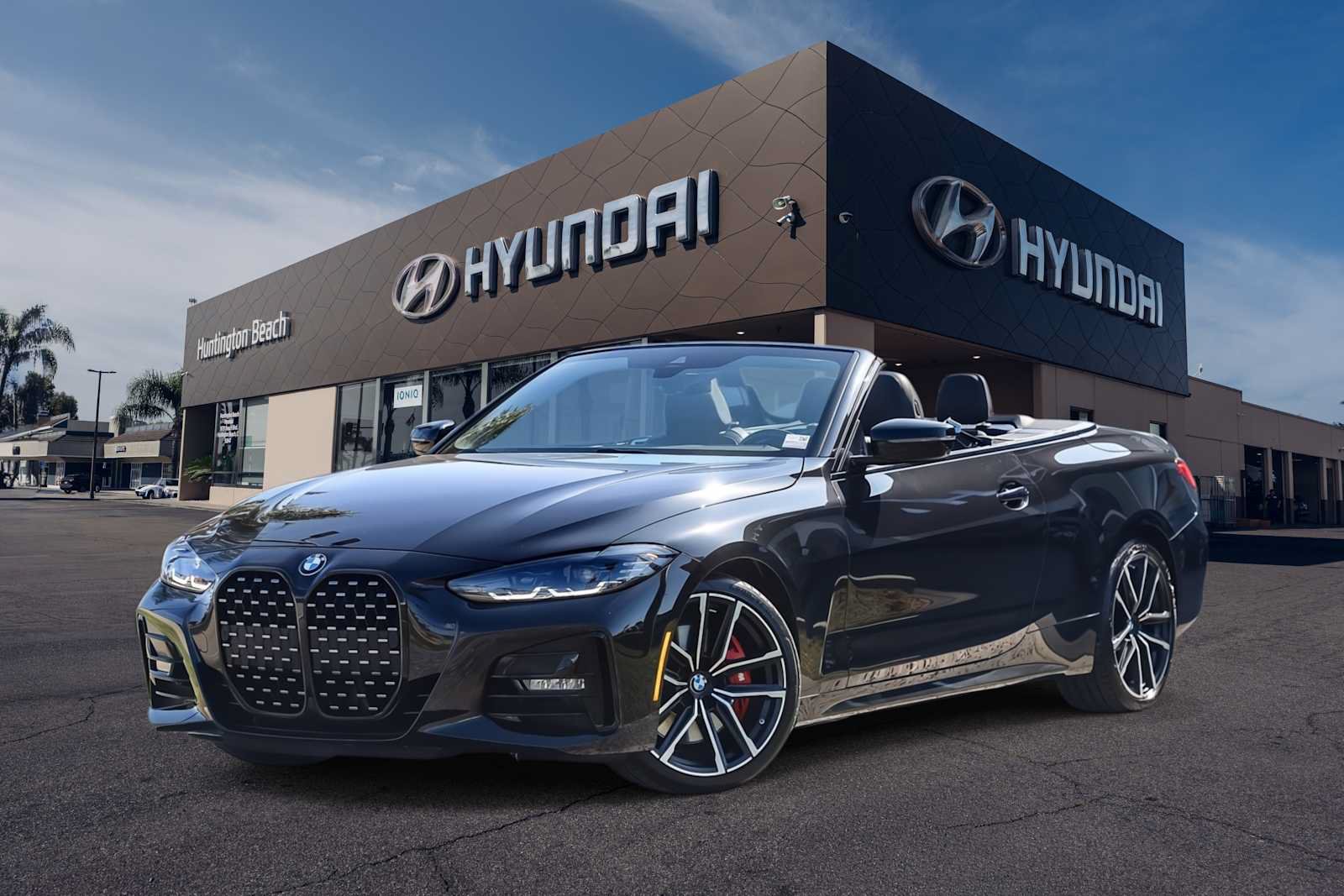 Used 2024 BMW 430i Convertible w/ M Sport Package RWD image 1