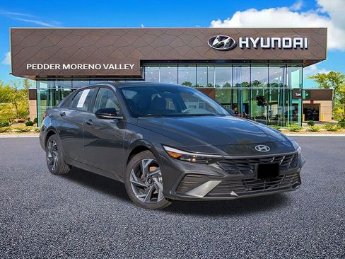 Used 2025 Hyundai Elantra Sport image 2