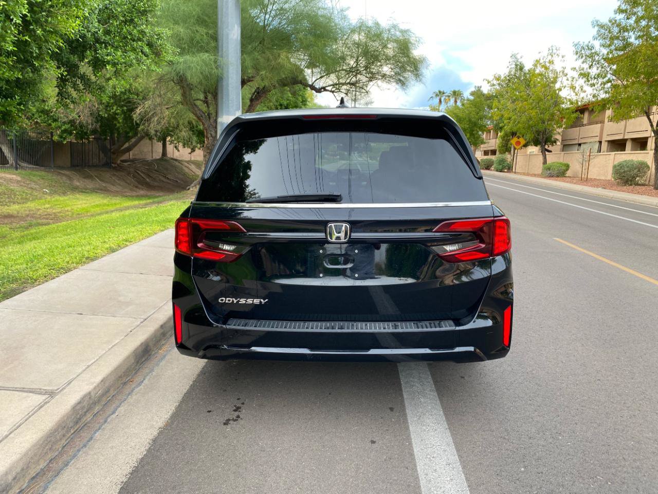 Used 2025 Honda Odyssey EX-L image 11