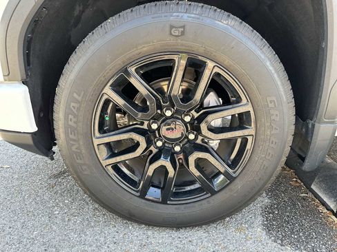 Certified 2023 GMC Sierra 1500 Elevation RWD image 12