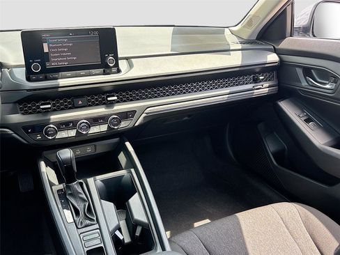 Certified 2023 Honda Accord EX image 27