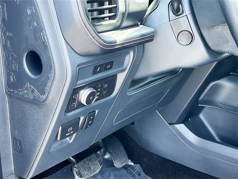 Used 2022 Ford Expedition Platinum image 10