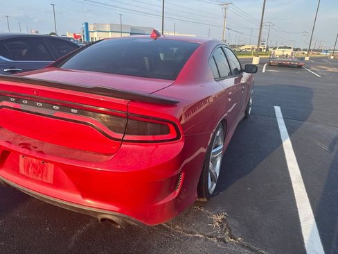 Used 2016 Dodge Charger R/T Scat Pack w/ Technology Group RWD image 4