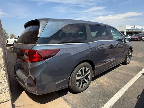 Used 2025 Honda Odyssey EX-L image 4
