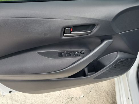 Used 2025 Toyota Corolla LE FWD image 20