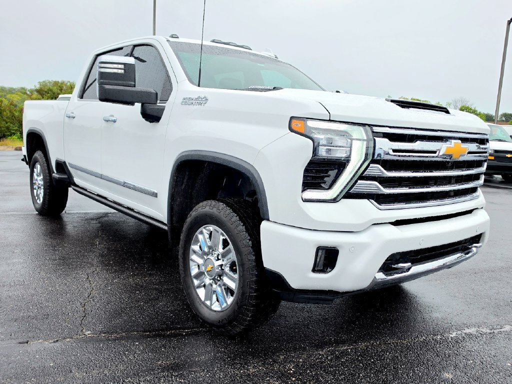 Used 2024 Chevrolet Silverado 2500 High Country w/ High Country Premium Package AWD/4WD image 13