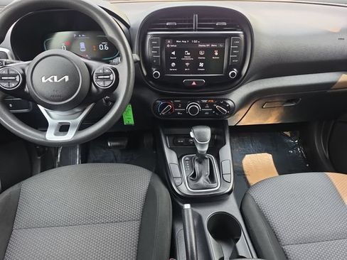 Used 2023 Kia Soul LX FWD image 15