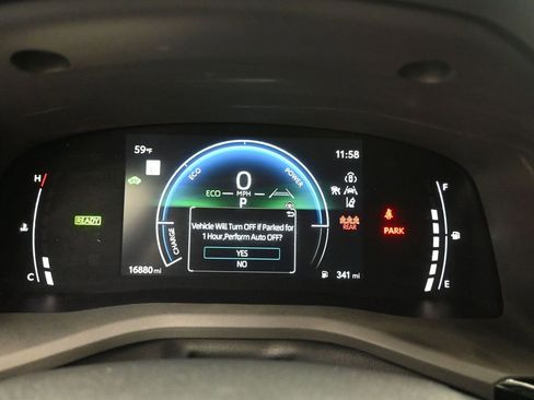 Used 2025 Toyota Camry SE image 15