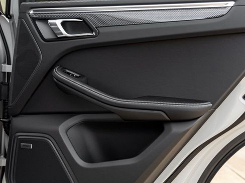 New 2026 Porsche Macan GTS image 39