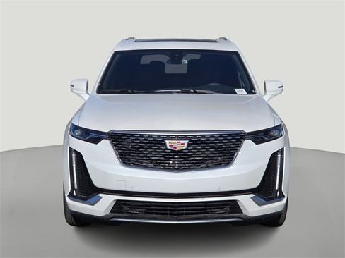 New 2025 Cadillac XT6 Luxury image 5