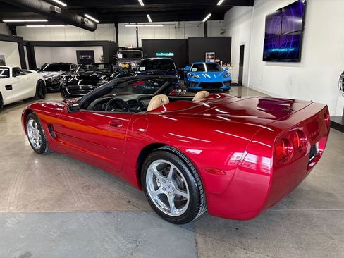 Used 2004 Chevrolet Corvette Convertible w/ Preferred Equipment Group image 10