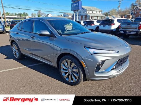 New 2026 Buick Envista Avenir image 2