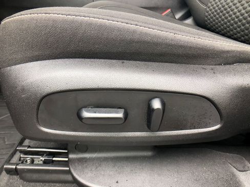 Used 2019 GMC Acadia SLE image 15