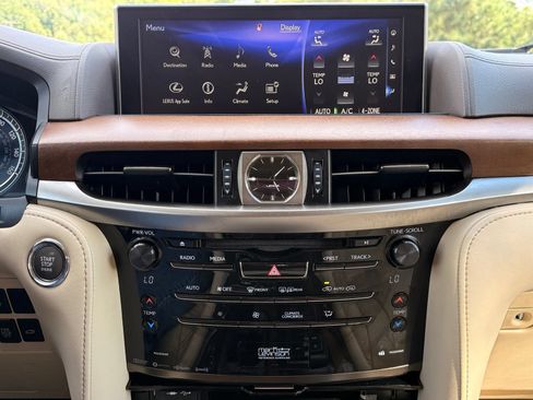 Used 2018 Lexus LX 570 4WD w/ Luxury Package image 30