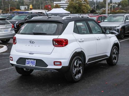 New 2026 Hyundai Venue SEL image 9