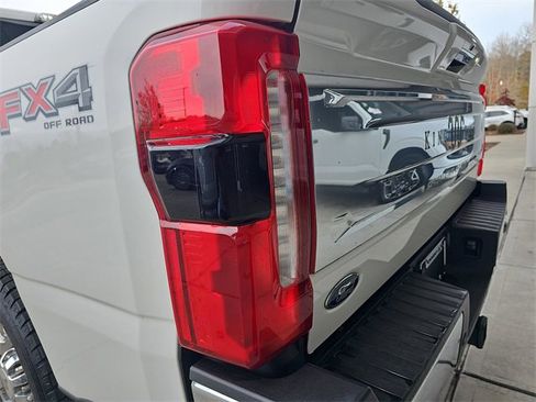 Used 2024 Ford F250 King Ranch w/ Chrome Package image 32