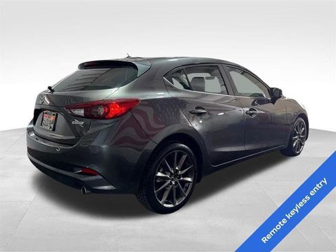 Used 2018 MAZDA MAZDA3 Touring image 5