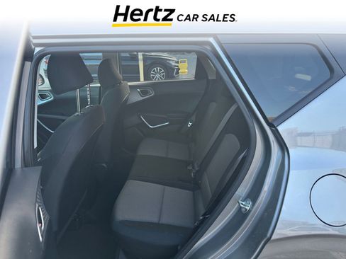 Used 2025 Kia Soul LX w/ LX Technology Package image 8