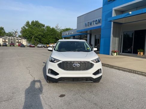 Used 2024 Ford Edge SEL AWD/4WD image 3