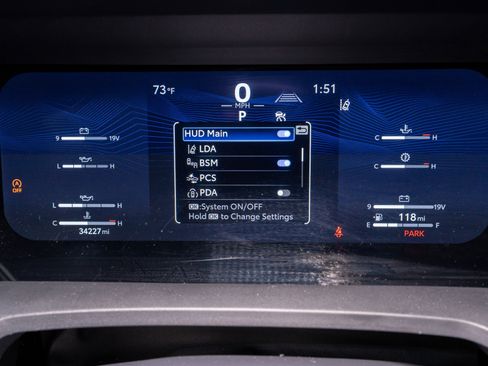 Used 2024 Toyota Tacoma Limited w/ Limited Package (LT) image 29