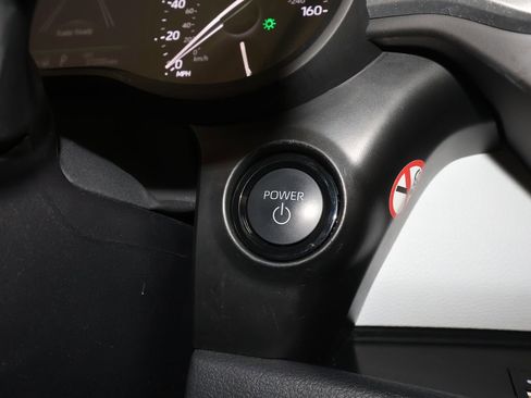 Used 2025 Toyota Sienna XLE image 15