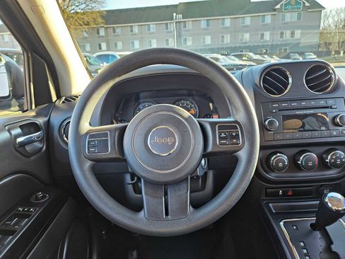 Used 2015 Jeep Compass Sport w/ Power Value Group image 22