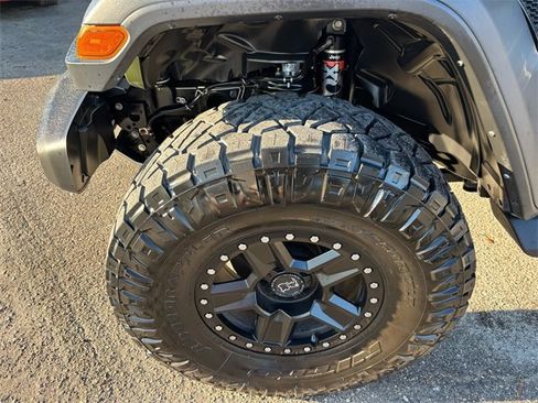 Used 2021 Jeep Gladiator Mojave w/ LED Lighting Group image 10