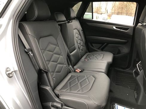 New 2025 Volkswagen Atlas Cross Sport SE AWD/4WD image 36
