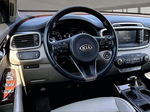Used 2017 Kia Sorento EX FWD image 8