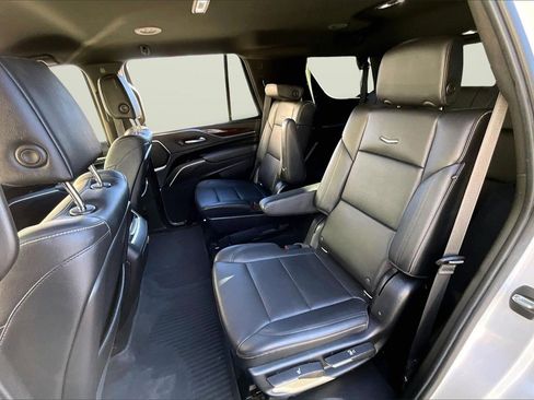 Used 2022 Cadillac Escalade Luxury image 22