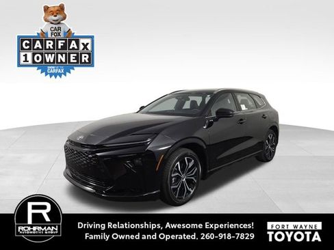 Used 2025 Toyota Crown Signia XLE image 1