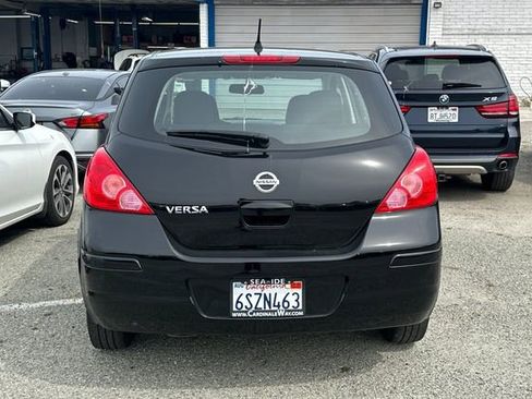Used 2011 Nissan Versa 1.8 S image 7