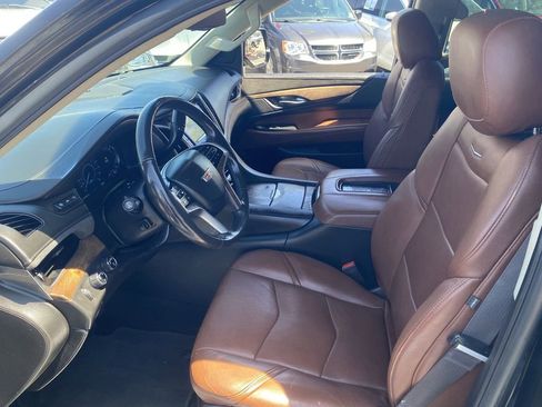 Used 2017 Cadillac Escalade Premium Luxury AWD/4WD image 22