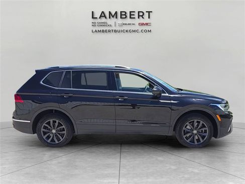 Used 2023 Volkswagen Tiguan SE w/ Panoramic Sunroof Package AWD/4WD image 6