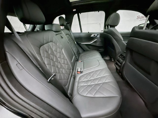 Used 2025 BMW X5 M60i AWD/4WD image 29