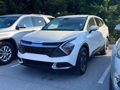 Certified 2025 Kia Sportage LX FWD image 3
