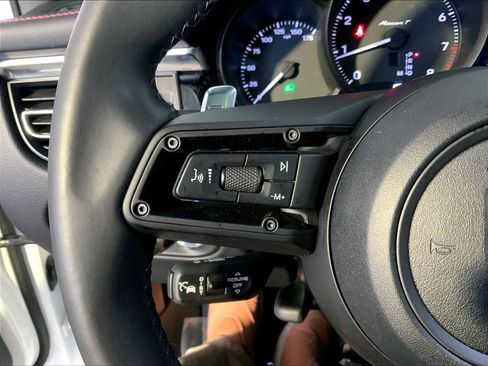 Certified 2023 Porsche Macan Turbo image 27