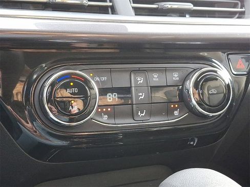 Used 2025 Chevrolet Trax ACTIV w/ Driver Confidence Package image 18