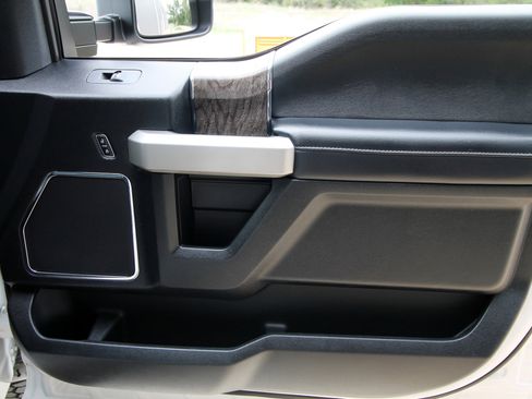 Used 2017 Ford F350 Lariat w/ Lariat Ultimate Package image 40