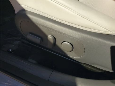 Used 2024 Hyundai Kona Limited image 21