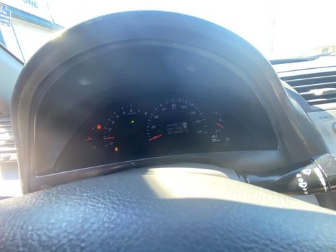 Used 2011 Toyota Camry XLE image 34