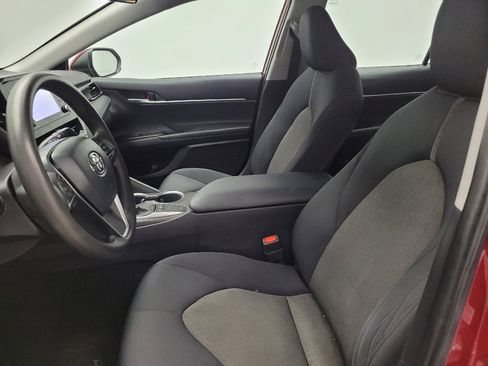 Used 2022 Toyota Camry LE image 17