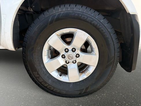 Used 2012 Nissan Frontier SV image 10