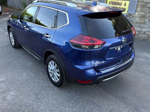 Used 2018 Nissan Rogue SV AWD/4WD image 10