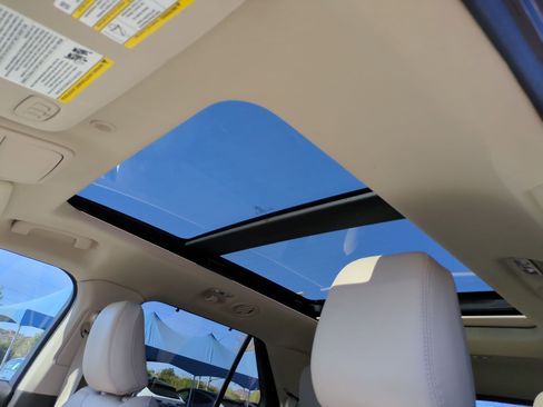 Used 2023 Ford Explorer Platinum w/ Technology Package image 16