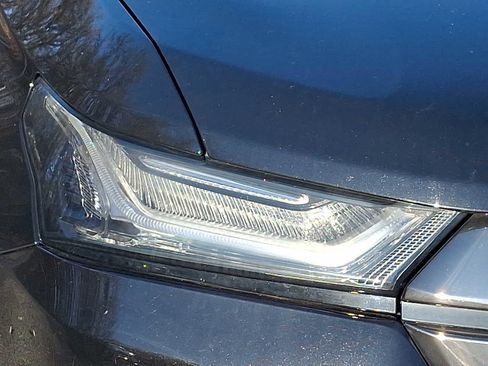 Used 2023 Chevrolet Traverse RS image 10