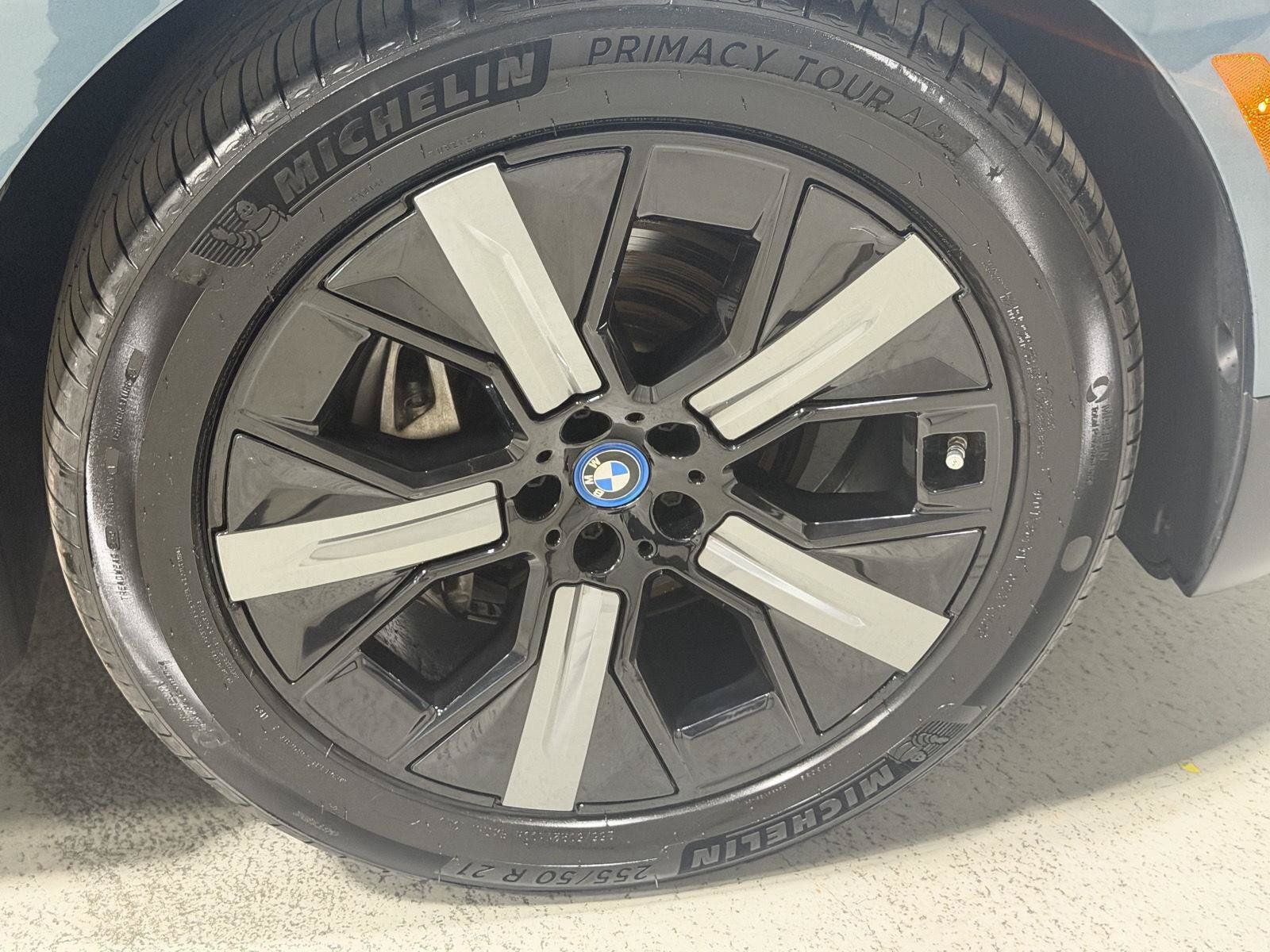 Used 2022 BMW iX xDrive50 w/ Convenience Package AWD/4WD image 34