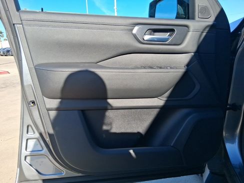 New 2026 Nissan Armada SV image 20